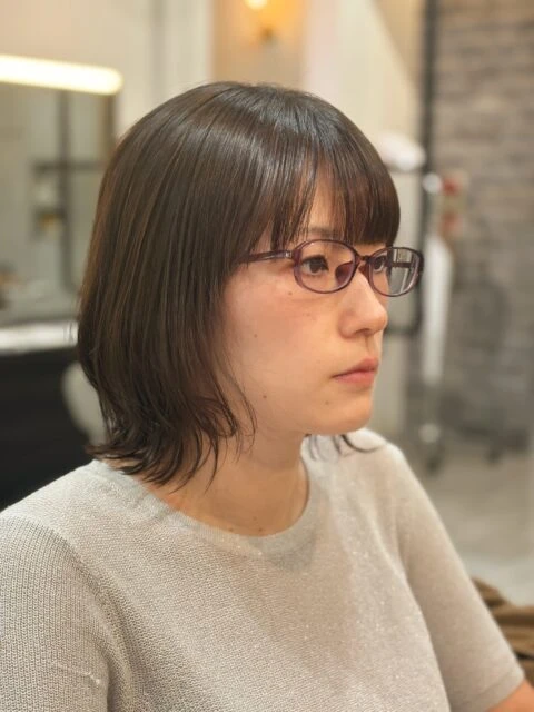 くびれヘア×イルミナカラー グレーベージュで大人可愛い印象に