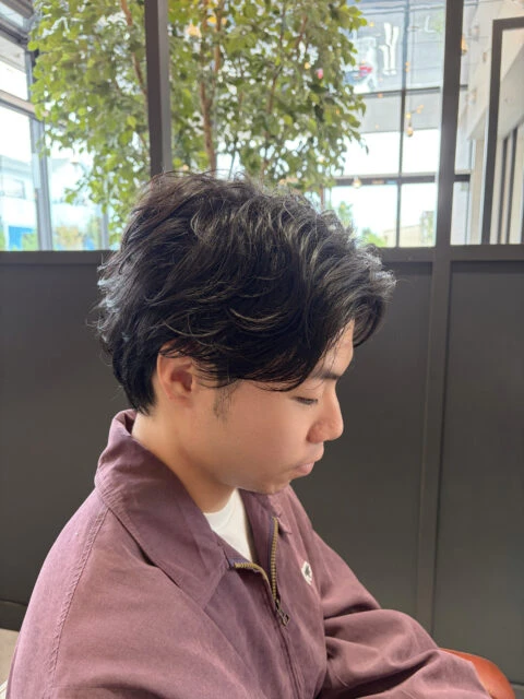 フェザーパーマ×ニュアンスパーマで柔らか質感に◎直毛さん必見のメンズスタイル