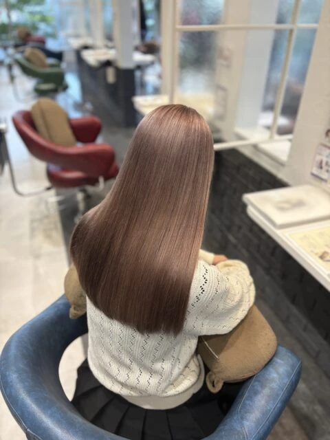 ピンクベージュで叶う透明感カラー