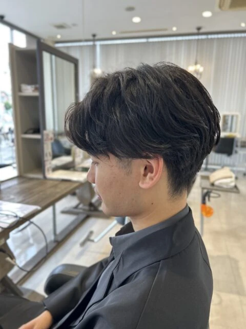 フェザーパーマ ニュアンスで軽さと動きを叶える爽やかヘア