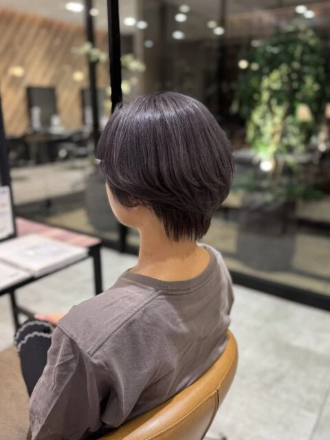 ハンサムショート×ラベンダーグレー透明感