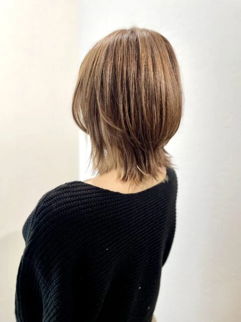 くびれボブ ボブウルフで叶える小顔効果と大人可愛い抜け感ヘア