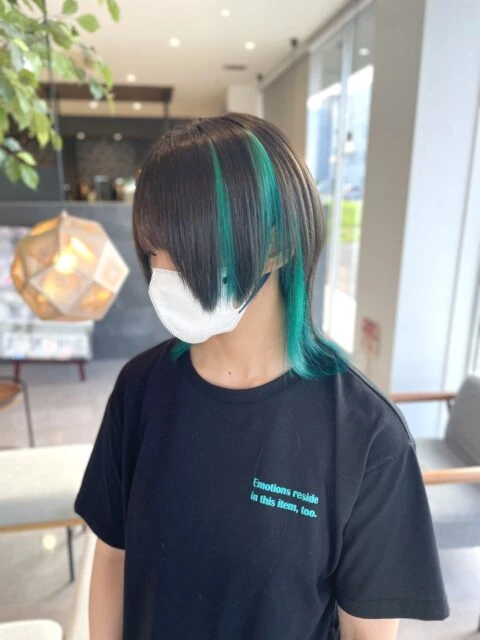 ハンサムショート風ウルフ×インナーカラーカットで叶える存在感スタイル