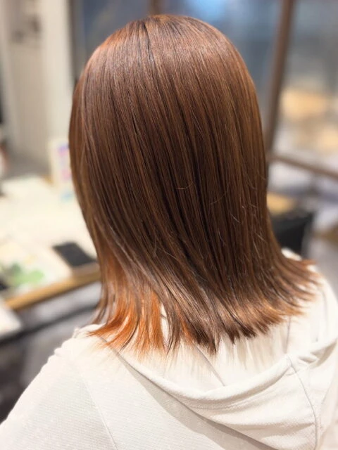 インナーカラー×長めボブで髪色チェンジ！カーキベージュで透明感UP◎