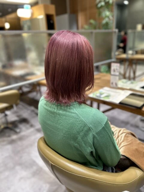 * ピンクベージュ◎イルミナカラーで色落ちも可愛く!変化を楽しむ艶髪