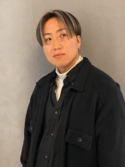 メッシュスタイル×センターパートで爽やか＆ニュアンスをプラス！