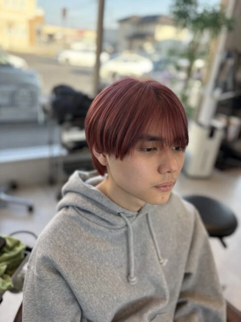 レッドピンクカラーで明るめに◎ブリーチ1回で叶える艶カラー