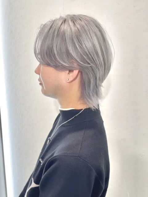 シルバーヘア×韓国風マッシュ 根元リタッチで均一な透明感