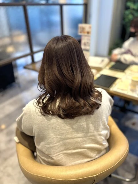 透明感グレージュ×暗めグレージュブラウンで色持ちアップ