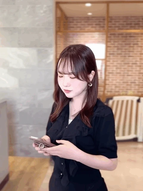 サイドバングで横顔美人！色持ち◎なツヤ髪スタイル