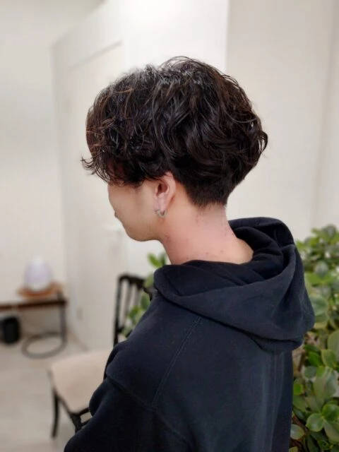 サーフカール×ニュアンスパーマで、動きが出にくい髪に立体感をプラス!