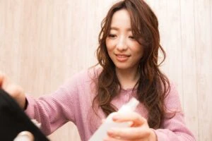 【スタッフインタビュー#4】“挑戦”も“子育て”もあきらめない——平山さんが語る、Wizで続けられる美容師キャリア