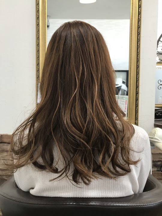 ロングから10センチ位カットしてセミロングに 美容室wiz 美容院 ヘアサロン ロングから10センチ位カットしてセミロングに 美容室wiz 美容院 ヘアサロン