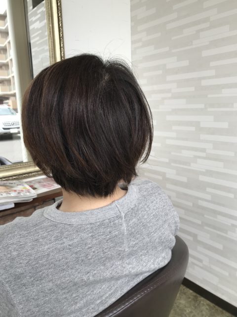 白髪を目立たせないメッシュ 美容室wiz 美容院 ヘアサロン