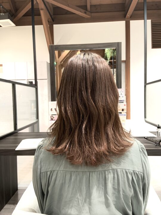 ロングヘアからおしゃれミディアムに 美容室wiz 美容院 ヘアサロン