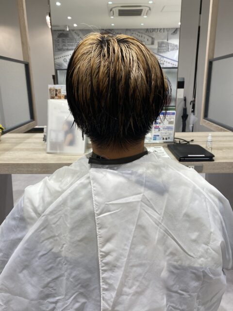 メンズカット メンズグラデーションカラー 水色カラー ペールブルー ホワイトベージュ 美容室wiz 美容院 ヘアサロン