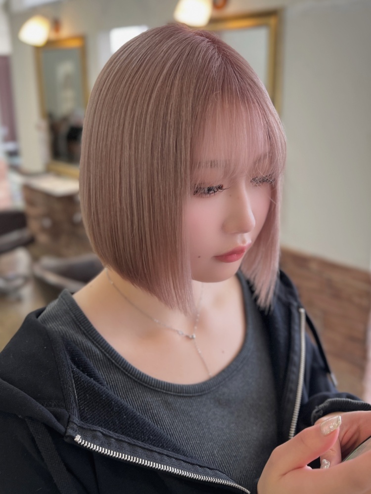 シースルーバング徹底ガイド｜長さ別・顔型別・芸能人スタイルも紹介！シースルーバング×ハイトーンボブ