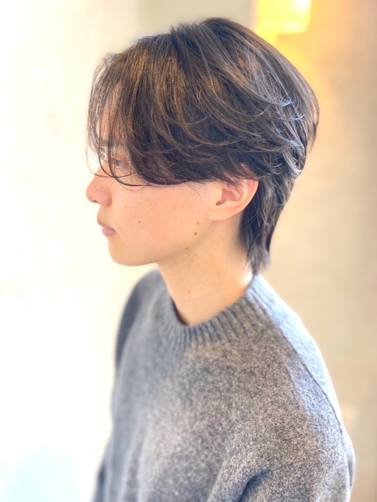 大人気！フェザーショート完全ガイド｜短め・長め・センターパート…魅力を徹底解説 ソフトウルフ×フェザーショート