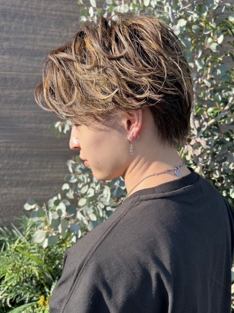 大人気！フェザーショート完全ガイド｜短め・長め・センターパート…魅力を徹底解説