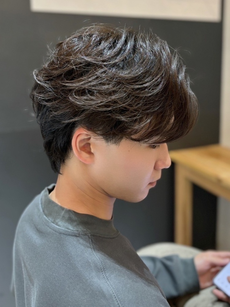 大人気！フェザーショート完全ガイド｜短め・長め・センターパート…魅力を徹底解説