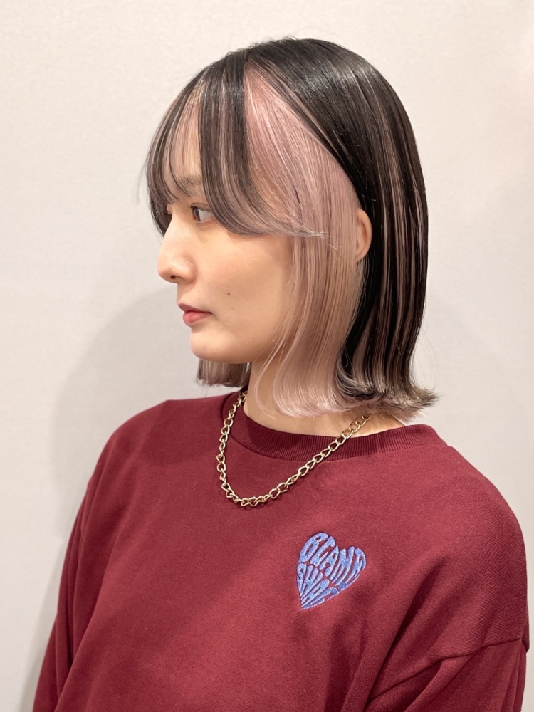 【2025最新】フェイスフレーミング完全ガイド｜似合う人・人気カラー・長さ別スタイル・メンズまで徹底解説 ミルクティーベージュ×外ハネボブ